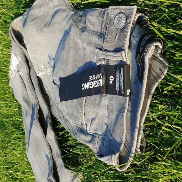 EXPRESS Destructed Mid Rise Leggings - Picture 3 of 13